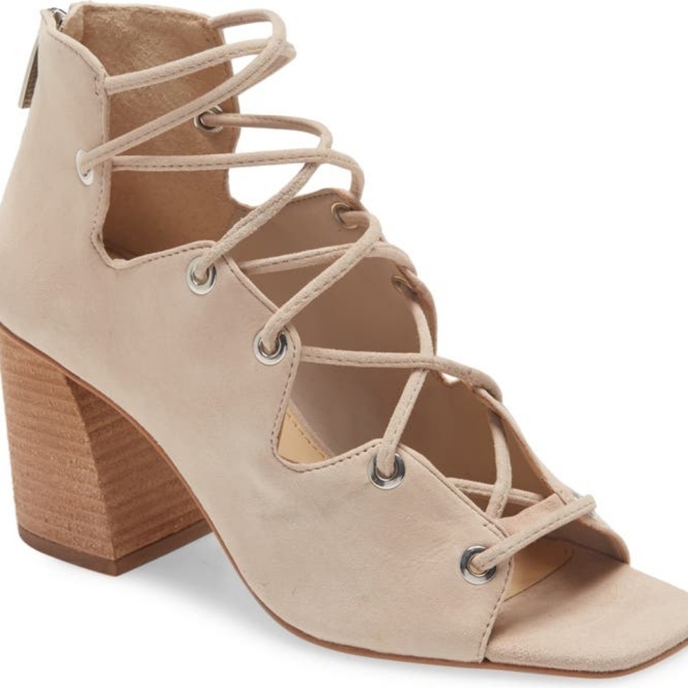 Vince Camuto NWOT Nahara Women's 6 Beige Suede Lace Up Booties Ankle Peep Toe
